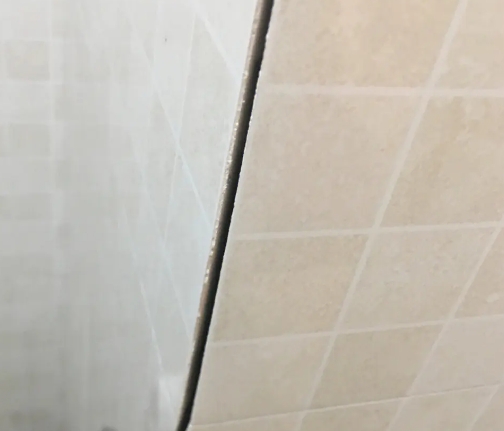 天水瓷砖空鼓维修公司分享阳台瓷砖脱落的修复过程可以分为以下几个步骤